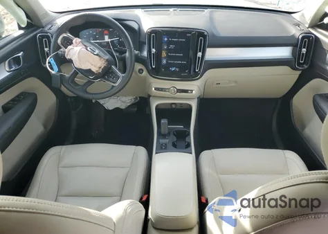 2019 Volvo Xc40 T5 Momentum z USA, uszkodzony, nr VIN YV4162XZ1K2009510